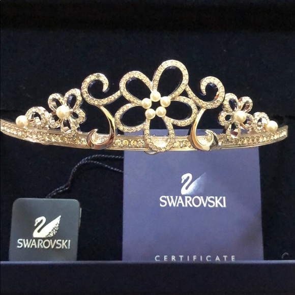 Brand new Swarovski Crystal tiara - Picture 1 of 5